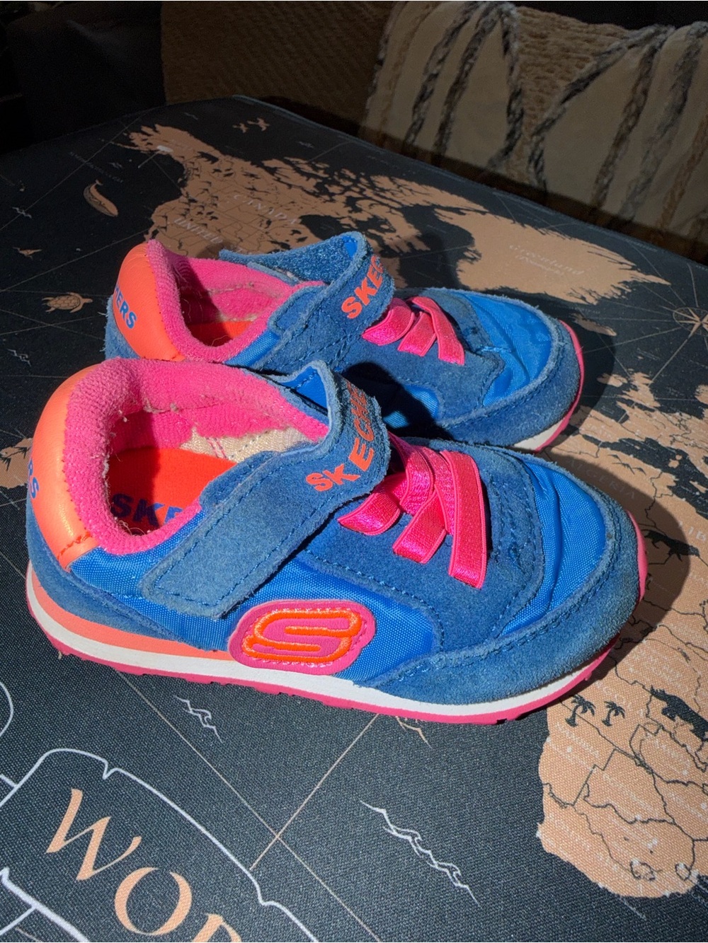 Girls Toddler Sketchers Sneakers Size 6 Bright Pink And Blue, shoe laces